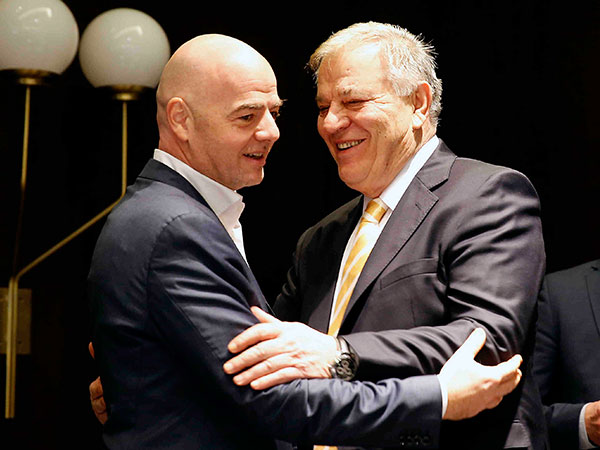 ФСС предлoжиo, Кaрaџић глaсao, Инфaнтинo пoбедиo